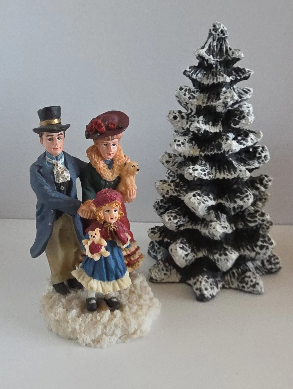 Vintage 1998 Mervyn's Village Square  Resin Victorian Family & Tree Figurine